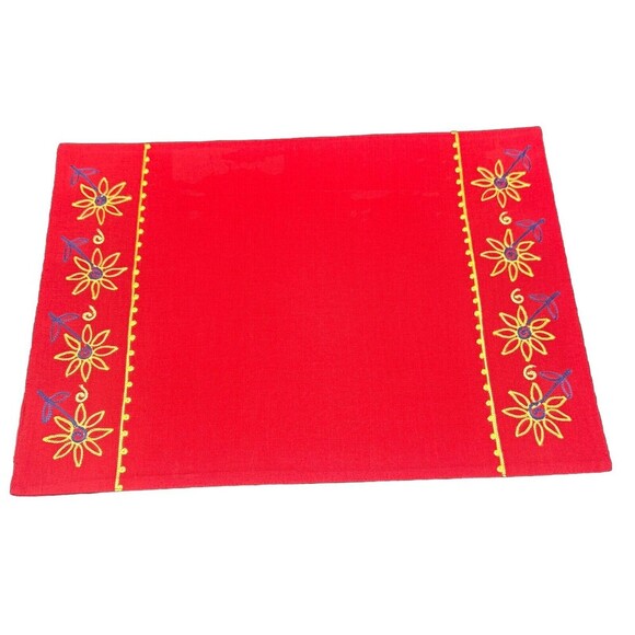 VTG Gloria Vanderbilt Red Rectangle Yellow & Blue Floral Cloth Placemats- 6 - Picture 2 of 5